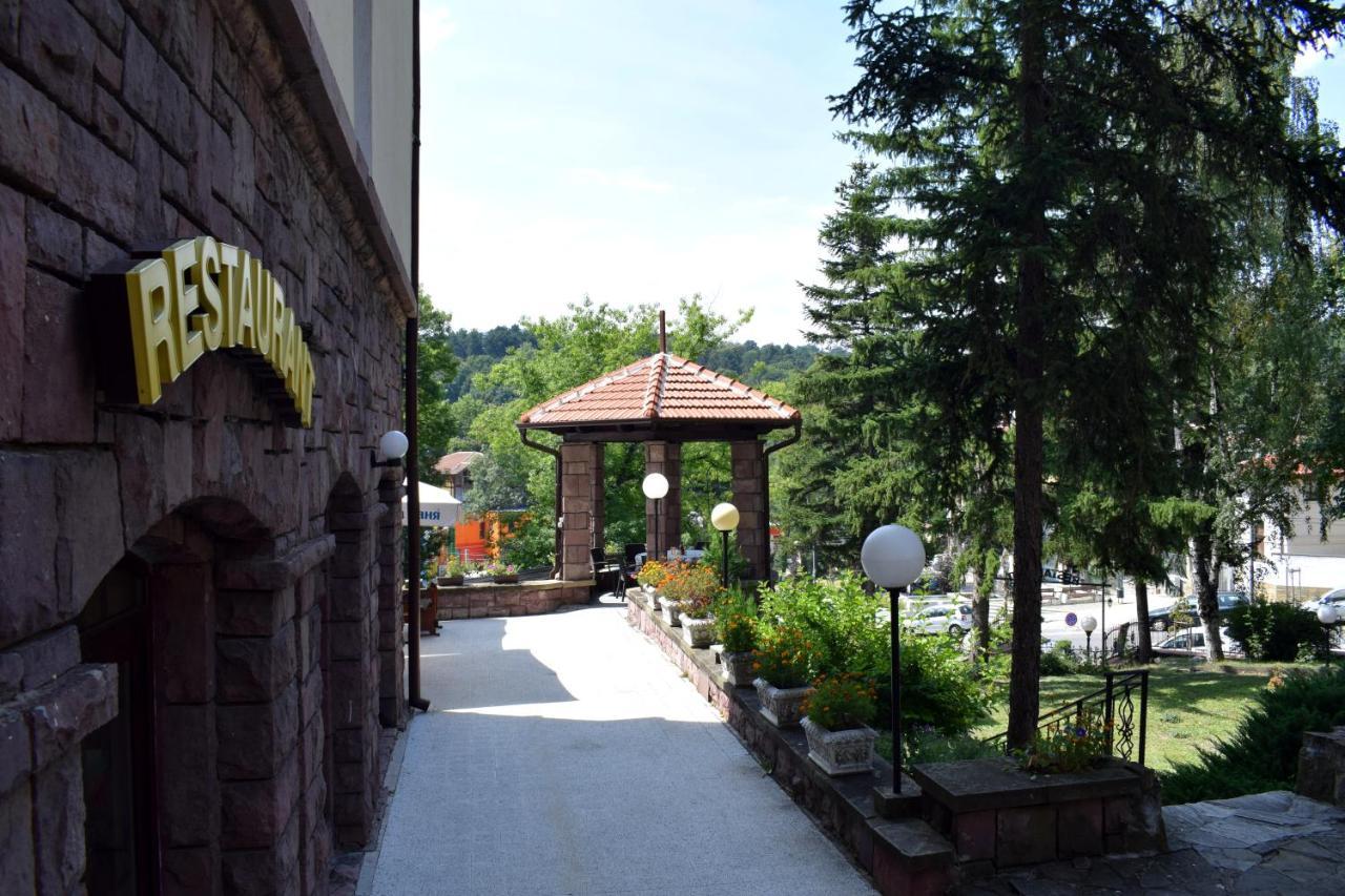 Hotel Jeravna Bankya Exterior photo