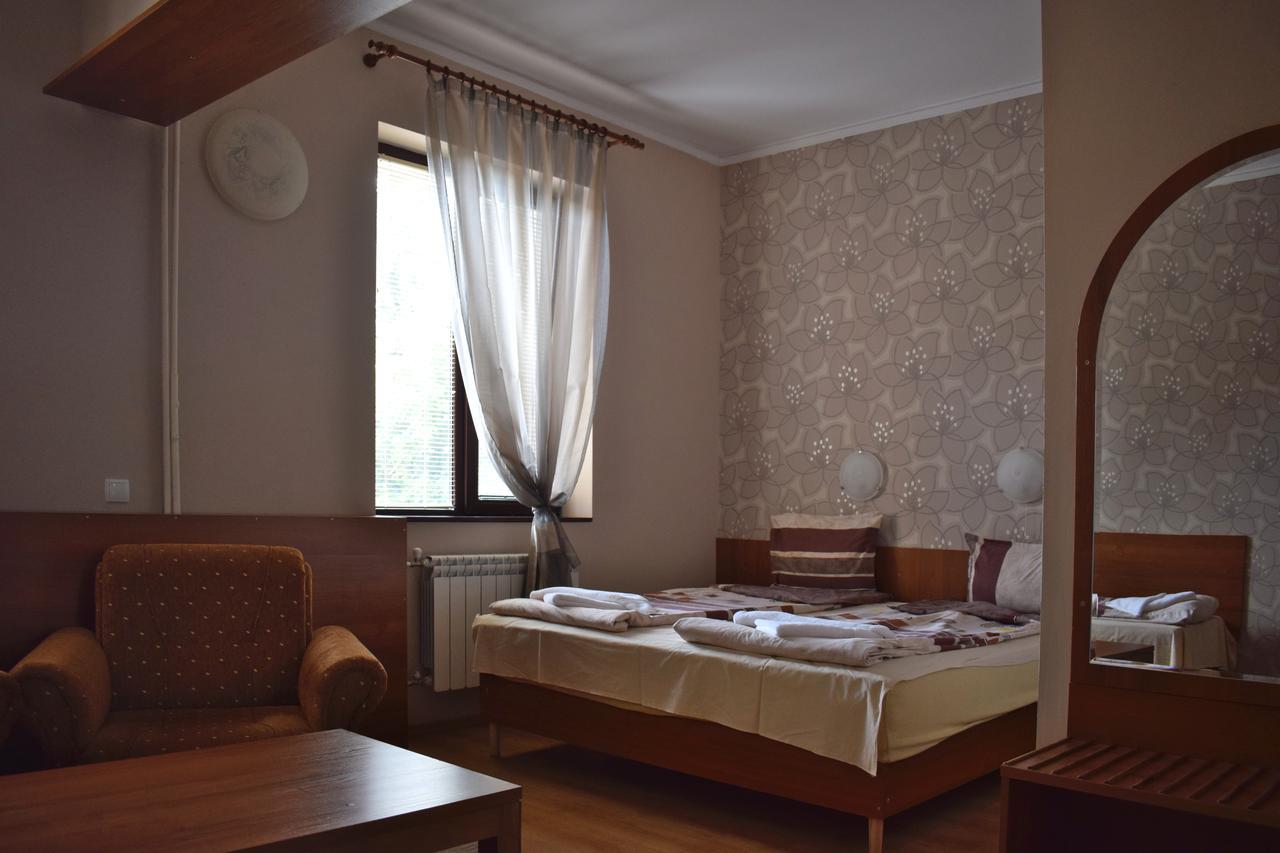 Hotel Jeravna Bankya Exterior photo